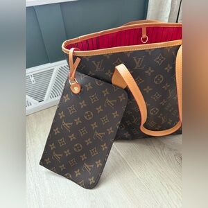 Brown & Tan Quality Leather Handbag purse with detachable wristlet